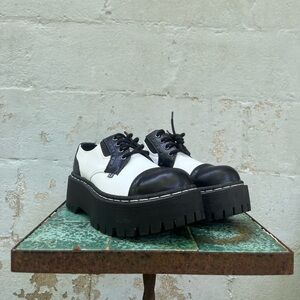T.U.K Platform Oxfords Size 9/9.5
